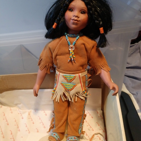 🐎🐎 Indian Doll Numbered with Certificate Danbury Mint 15" - Picture 13 of 16